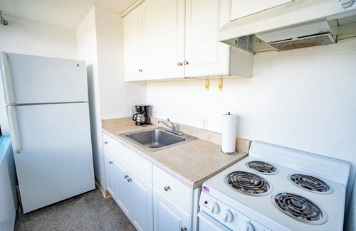 Waikiki Apartment | Hotel Studio Near Mountain View Waikiki Seaside Monarch Paradise Full Kitchen