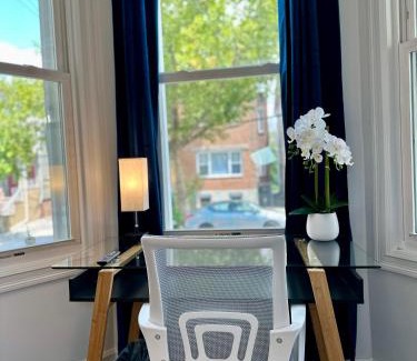 The Heights House | Hotel-Style, No Host, Professionally Managed ID247