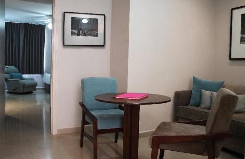 Leon Hotel | Hotel Suites México Plaza León Campestre