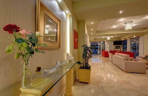 Pineios Hotel | Hotel Taxiarhis