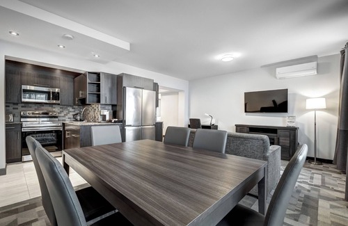 Cote-Des-Neiges—Notre-Dame-De-Grace Apartment | Hotel Terrasse Royale
