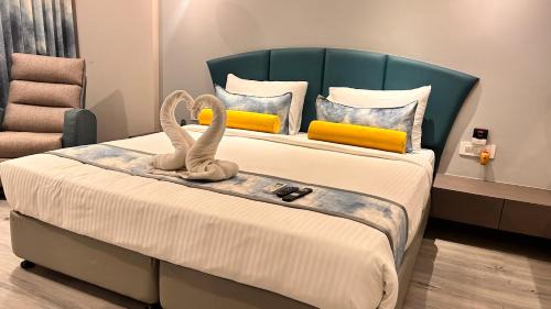 Surat Hotel | Hotel The Excellency