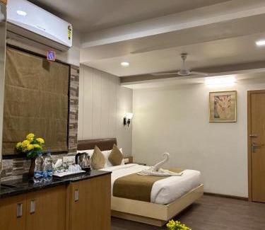 Surat Hotel | Hotel The Excellency