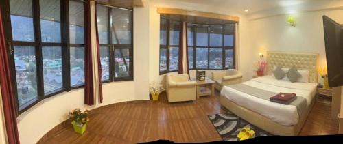 Manali Hotel | HOTEL THE HADIMBA INN -- Studio Rooms -Special For Families, Corporate, Groups, Couples