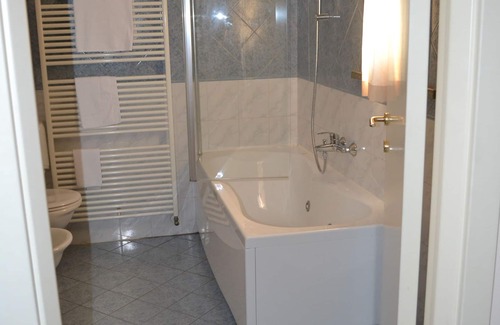 Cade-Gaida Hotel | Hotel Tricolore