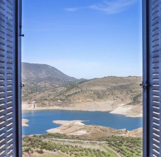 Zahara de la Sierra Hotel | Hotel Tugasa Arco de la Villa