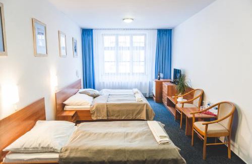 Hradec Kralove Hotel | Hotel u České koruny