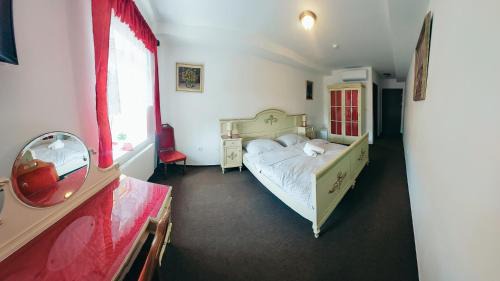 Zeleznice Hotel | Hotel u Jindry