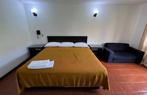 Morelia Hotel | Hotel Villa Capri, 1 cama triple 4 Huéspedes
