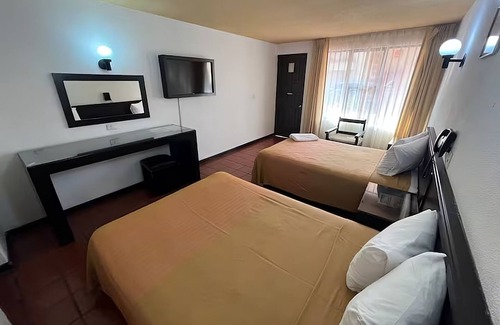 Morelia Hotel | Hotel Villa Capri, 2 camas dobles 4 Huéspedes