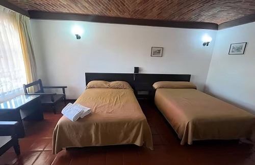Morelia Hotel | Hotel Villa Capri, 2 camas dobles 4 Huéspedes