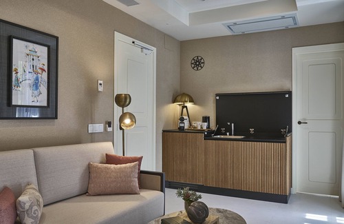 El Arenal Apartment | Hotel Vincci Molviedro Suites Apartments