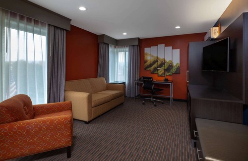 Healdsburg Hotel | Hotel Vinea, a Travelodge by Wyndham