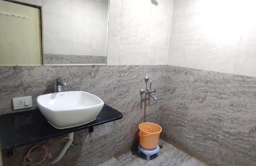 Lakdi Ka Pul Hotel | Hotel Vishu Pride - Lakidikapul