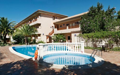 Es Pujols Hotel | Hotel Voramar - Emar Hotels