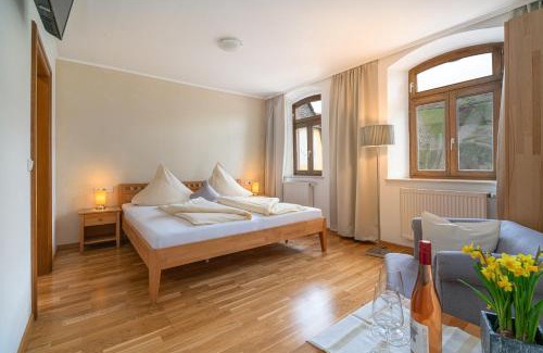Niederemmel Hotel | Hotel- Weingut- Moselloreley