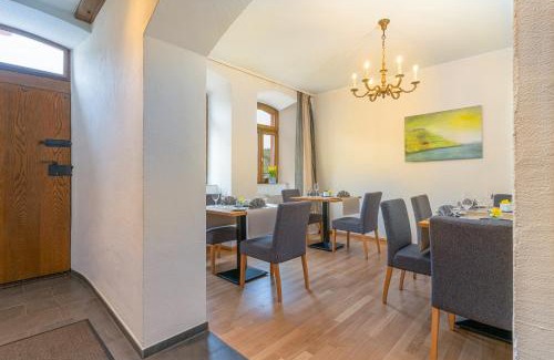 Niederemmel Hotel | Hotel- Weingut- Moselloreley