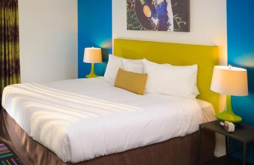 Kelowna Central Business District Hotel | Hotel Zed Kelowna