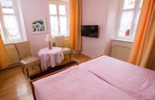 Burg Hotel | Hotel zur Post - Burg an der Mosel