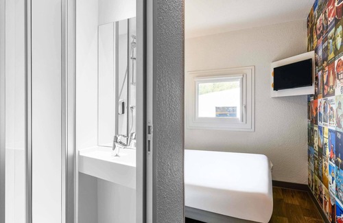 Saint-Denis Hotel | hotelF1 Paris Saint-Denis Université