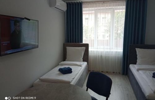 Uzhhorod Apartment | HotelRoom 1