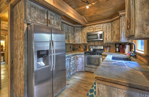 Mineral Bluff House | Hothouse Hideaway - Mineral Bluff
