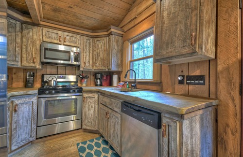 Mineral Bluff House | Hothouse Hideaway - Mineral Bluff