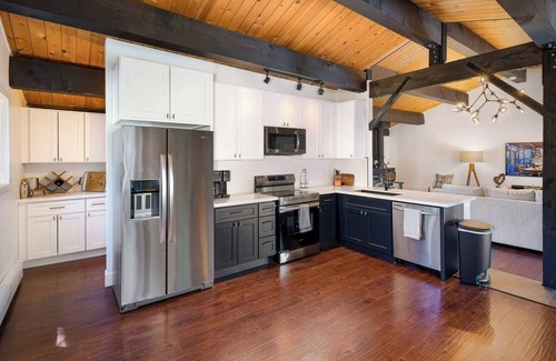 Incline Village Cabin | HotTub, Fireplace, Bunk Room - Fall Family Getaway