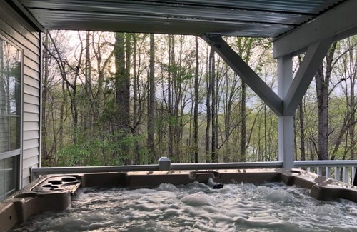 Smithville House | HotTUB+Sauna 5 KINGs Arcade Kayaks Fire Features 17 Lake Access+Beach