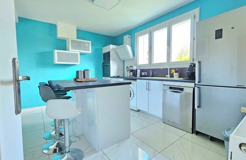 Royan House | House 3*, 8 pers, swimming pool, near beach and center