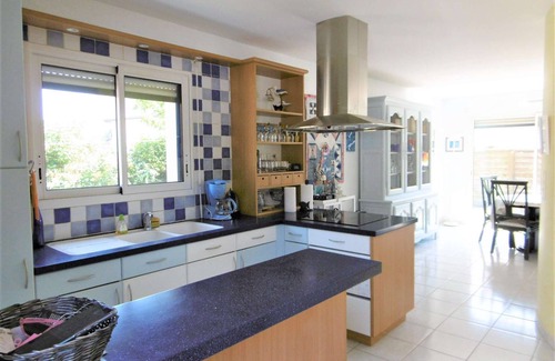 Saint-Jacques House | House 5 rooms 8 people with enclosed garden near the sea
