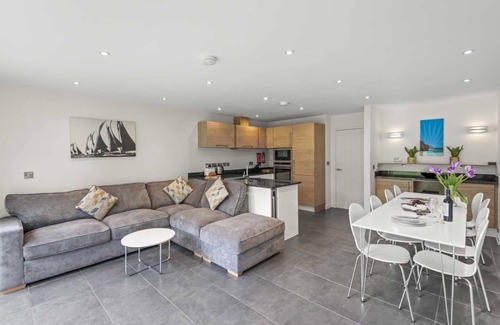 Talland Cottage | House 8 - sleeps 8 guests in 4 bedrooms