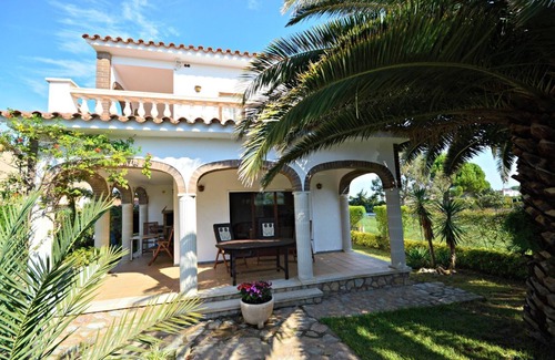 Sant Pere Pescador Ski Chalet | House Amfora 25 - pool, barbecue, wifi, parking. Costa Brava
