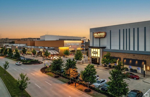 Las Colinas House | House at Las Colinas-10 min DFW airport, 5 min ToyotaMusicFactory & lake Carolyn
