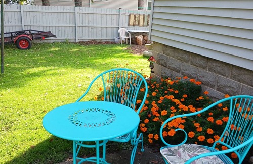 Oshkosh House | House blocks from the Fox River with access to Lake Winnebago. Easy I41 access.