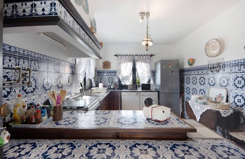 Barra Villa | House 'Casa Do Bico' with Balcony, Wi-Fi and Air Conditioning