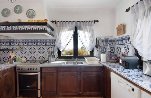Barra Villa | House 'Casa Do Bico' with Balcony, Wi-Fi and Air Conditioning