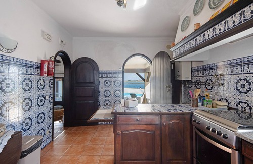 Barra Villa | House 'Casa Do Bico' with Balcony, Wi-Fi and Air Conditioning