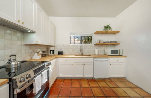 Tucson House | House & Casita/Large Group or Family/Sleeps 6+