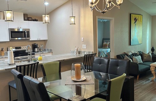 Fort Myers House | House centrally