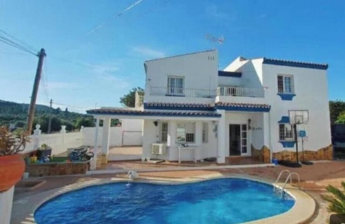 Churriana Villa | House Famara, in Malaga for family and friends pool