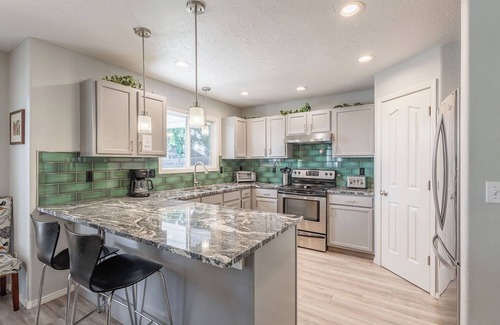Boise House | House for 15 with Firepit near The Village (Shops)