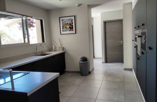 Leon House | House for 8 with private pool
