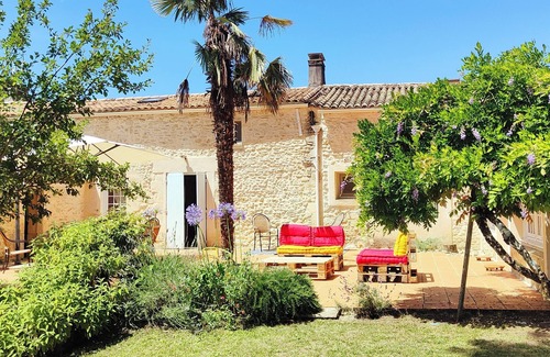 Ordonnac House | House for rent in the Medoc with a large swimming pool, with family or friends