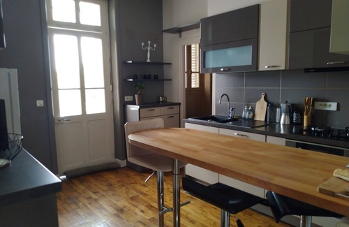 Brive-la-Gaillarde Bed & Breakfast | House