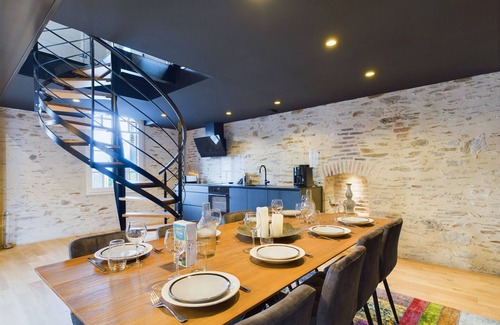 Saint-Gilles-Croix-de-Vie Ski Chalet | House Floréal in the heart of St-Gilles for 6 - Jacuzzi