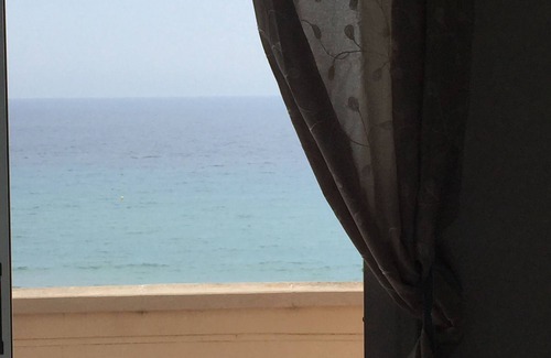 Tarragona House | HOUSE IN FIRST LINE OF SEA 2 MINUTES BEACH WALKING