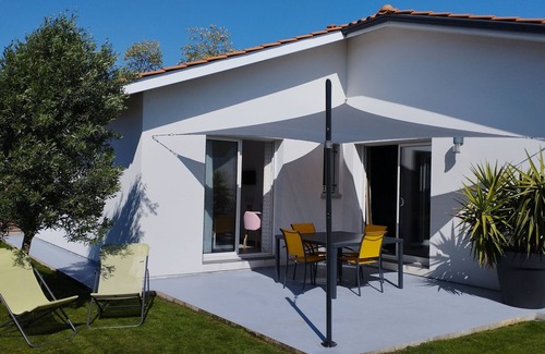 Biscarrosse House | House in the center of Biscarrosse, rated 4 stars, 3 bedrooms, sleeps 6.