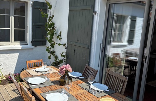 La Couarde-sur-Mer House | House in the heart of the village 3* 450 m from the beach Large sunny courtyard Parking