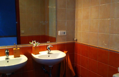 Saus House | House in the heart of the Empordà. By train station and 15 km from the beach